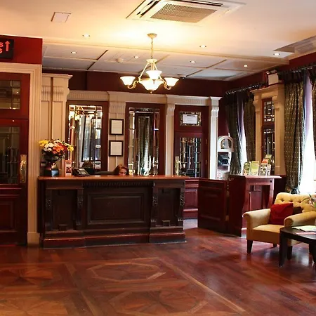 Jackson Court 2* דבלין