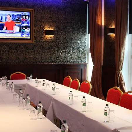 Jackson Court 2* דבלין