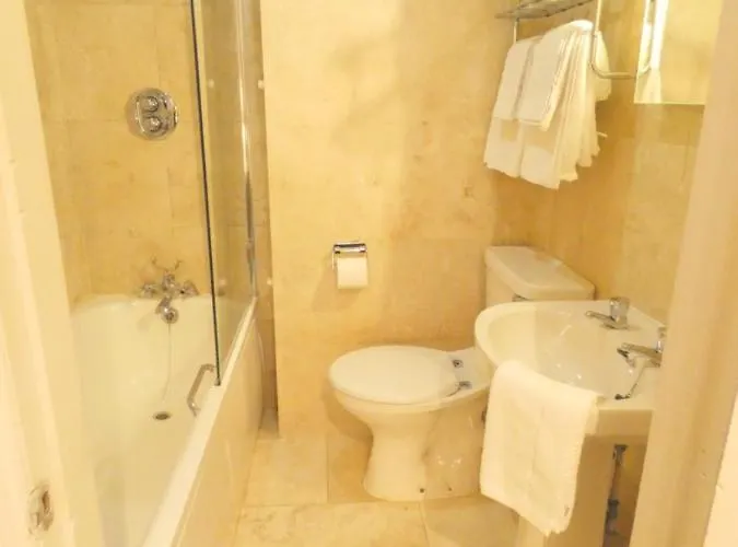 Jackson Court Hotel 2*